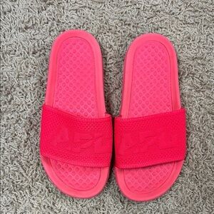 APL neon pink techloom slides sz 5